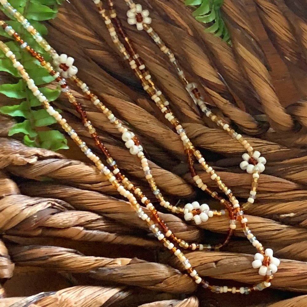 Boho Happy Daisy Necklace - Earth + Pearl